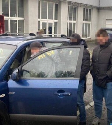 Намагався дати хабар командувачу ОСУВ &quot;Одеса&quot;: затриманому чоловікові повідомили про підозру