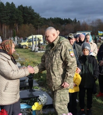 Посмертний орден волинського захисника вручили його мамі