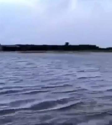 В России море вышло из берегов и затопило аэропорт