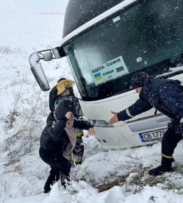 Непогода в Одесской области: ночью люди находились в снежном плену на трассе — ОВА