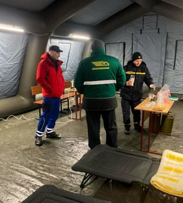 Понад 2000 населених пунктів у 16 областях знеструмлені внаслідок негоди, замети сягають до двох метрів