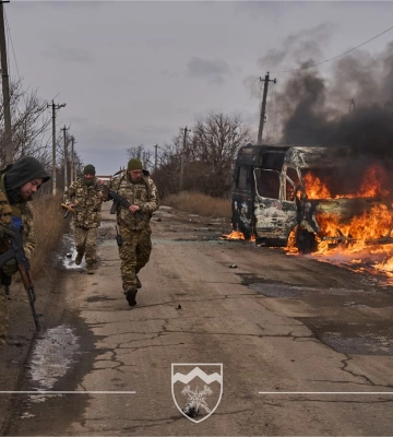 «Едельвейси» розповіли, як російський дрон знищив волонтерський бус під Соледаром