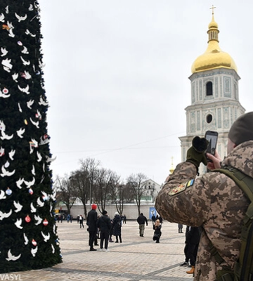В Харькове на станции метро установили домик святого Николая