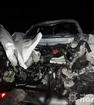 Постраждалі – у важкому стані: на Волині зіткнулися Mazda і вантажівка DAF (фото, оновлено)