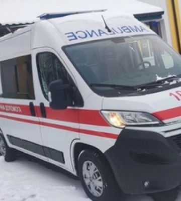 Восьмі пологи: волинянка передчасно народила шестимісячних двійнят у «швидкій»