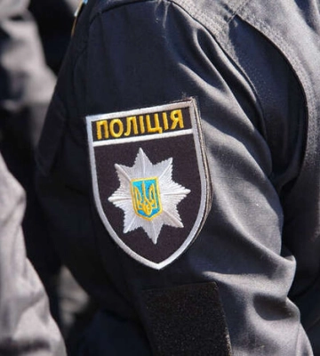 Патрульного, що застрелив чоловіка у Дніпрі, звільнили з денного арешту