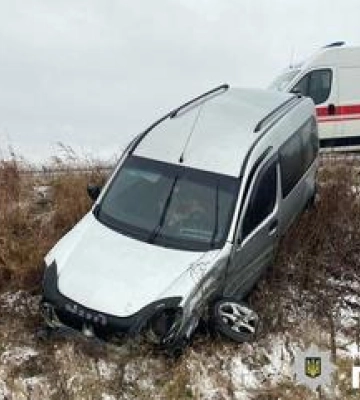 Під Миргородом сталася потрійна ДТП: один з кермувальників отримав травми