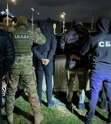 В Румынию за 5 тысяч евро. В Черновицкой области задержали организатора схемы для уклонистов — пограничники