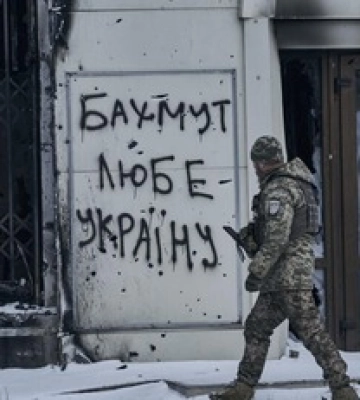 Враг атакует пехотой, артиллерией и дронами: какая ситуация под Бахмутом