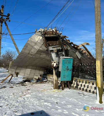 Ні даху, ні світла: на Одещині зірвана покрівля зламала трансформатор
