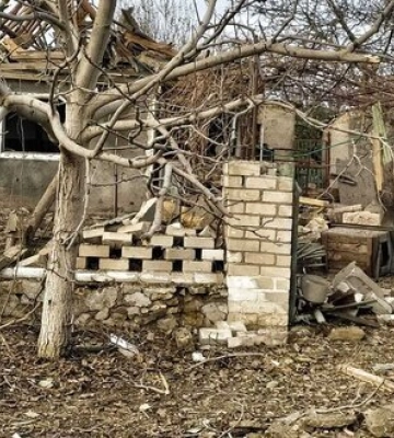 Ночью враг бил по жилым домам в центре Херсона, ранен мужчина