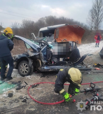 На Волині у жахливій аварії загинуло двоє людей. Фото