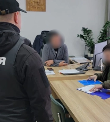 Голова сільради на Київщині отримав підозру за розкрадання коштів на авто для військових