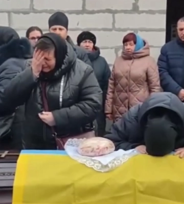 Загинув під час виконання бойового завдання: на Волині попрощалися з Героєм Володимиром Янком. Відео