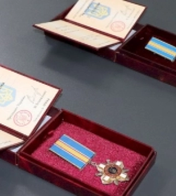 Батькам військових з Вараша вручили посмертні нагороди синів