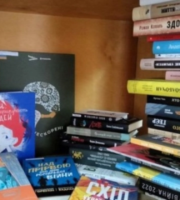 Бібліотекам Львова передали книги авторства українських захисників