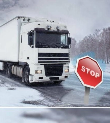 Якщо буде негода, вантажівки частиною Рівного не їздитимуть