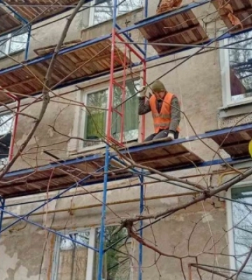 У Василькові за кошти Фонду ліквідації наслідків збройної агресії відновлюють багатоповерхівку