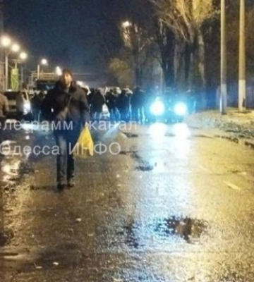 &quot;Нема світла й опалення&quot;: в Одесі городяни перекрили вулицю