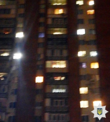 У Полтаві парубок випав з шостого поверху