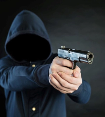 Суд Львівщини виніс вирок чоловіку, який вистрілив з пістолета через зауваження про мову
