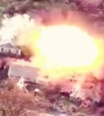 Воины ССО скорректировали огонь HIMARS по командно-штабной машине врага Воины ССО скорректировали огонь HIMARS по командно-штабной машине врага