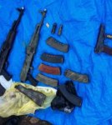 СБУ затримала двох ділків, які хотіли продати російську «трофейну» зброю та вибухівку
