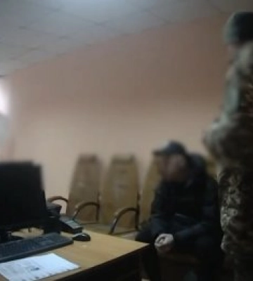 Намагався перетнути кордон за підробленими документами: на Закарпатті затримали жителя Київщини