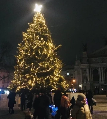 У Львові буде різдвяна ялинка із протитанковим «їжаком»