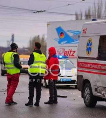 У Кривому Розі жінка змінила три швидкі дорогою до лікарні: двічі потрапила в ДТП