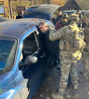 Житель Луцька хотів «продати» зброю та боєприпаси у сусідній області (Фото)