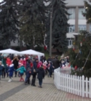В Острозі не буде новорічної ялинки на центральній площі В Острозі не буде новорічної ялинки на центральній площі