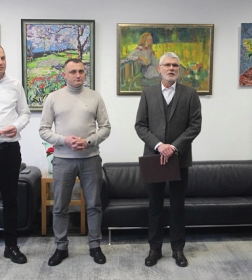 «Пензлем за мир»: у Генконсульстві Угорщини в Ужгороді експонували нову виставку
