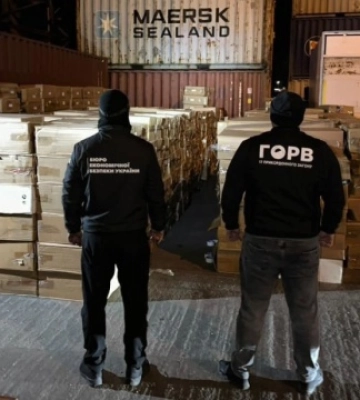 У порту Рені виявили 400 тисяч пачок контрабандних сигарет