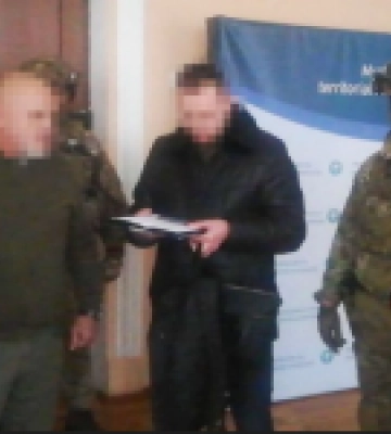 СБУ та НАБУ викрили на Полтавщині депутата, який вимагав із фермера майже $67 тис. за вирішення «земельного питання»