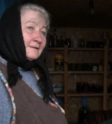 Залишилася без пенсії: як 71-річна білоруска живе у батьківській хаті на Волині. ВІДЕО