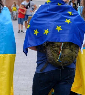 Скільки українців виступають проти вступу в ЄС і НАТО: результати опитування