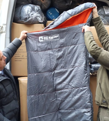 Литовські партнери Закарпаття передали понад 500 зимових спальних мішків для ЗСУ