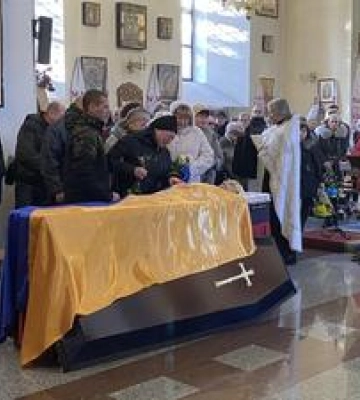 У Полтаві прощаються із солдатом Дмитром Москаленком, який поліг на війні