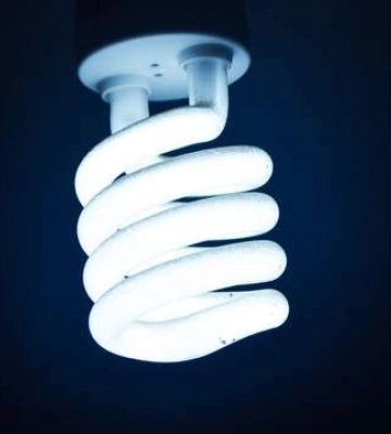 Пенсіонери у селах зможуть додатково обміняти LED-ламп у відділеннях “Укрпошти”