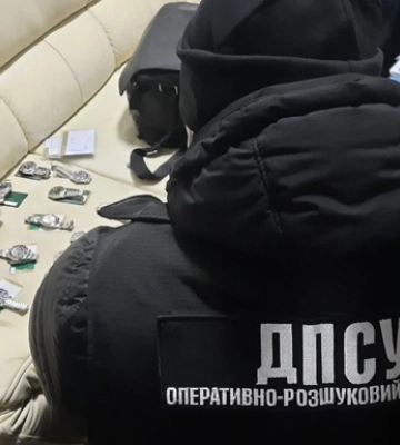 Ікра і годинники: ДПСУ зупинила контрабандистів у двох пунктах пропуску