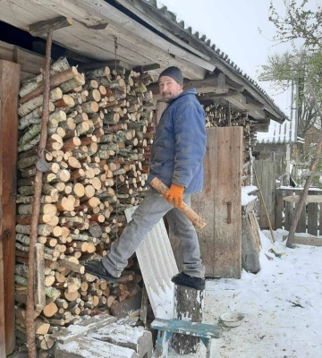 Це вже друга евакуація у їх житті: багатодітна родина з Донеччини від обстрілів утекла на Волинь
