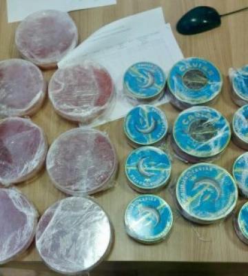 На Одещині прикордонники виявили спробу незаконного переміщення 7,5 кг чорної та червоної ікри