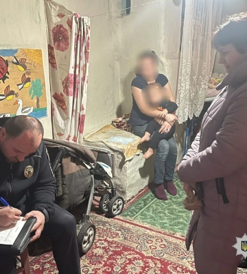 На черкащанку, яка залишила дитину своїй матері і зникла на тиждень, склали протокол