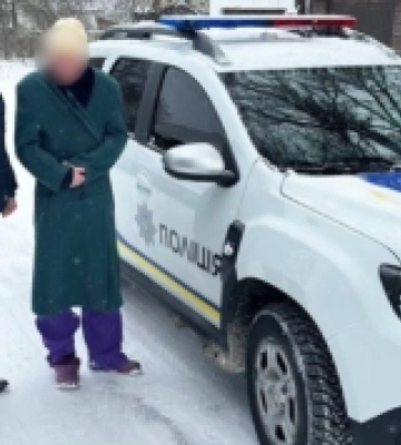 Родичі відмовились забирати: патрульні допомогли рівнянці, яка блукала в Острозі Родичі відмовились забирати: патрульні допомогли рівнянці, яка блукала в Острозі