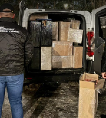 На Київщині правоохоронці вилучили фальсифіковані сигарети вартістю 1,4 млн гривень