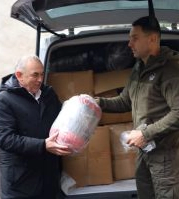 Литовці передали півтисячі зимових спальних мішків для ЗСУ
