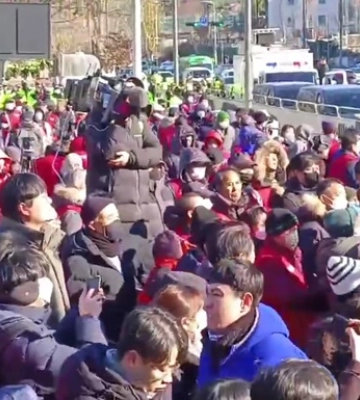 В Сеуле фермеры протестовали против запрета на собачатину