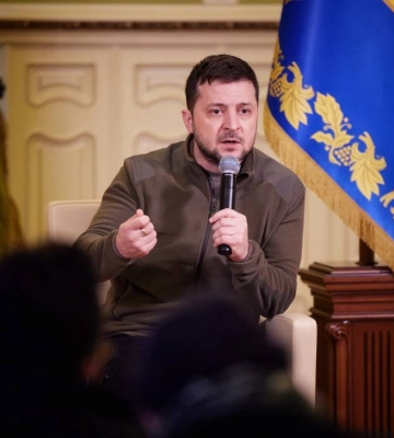 Зеленський заявив, що відбудовою миколаївських навчальних закладів та лікарень займуться, коли на Півдні посилять ППО