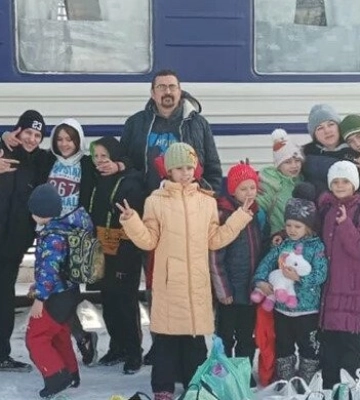 На Львівщину через воєнні дії евакуювали ще 13 дітей-сиріт і дітей, позбавлених батьківського піклування